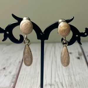Vintage Avon Taupe Enamel Dangle Clip-On Earrings – 1.5” 🐝